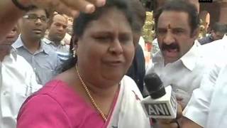 AIADMK MPs in tears after Jayalalithaa in disproportionate assets case