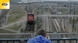 Een van de jongste spotters neemt ons mee in zijn hobby  – Treinspotters aflevering 12