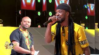 Ras Kalif en prestation dans Showbuzz