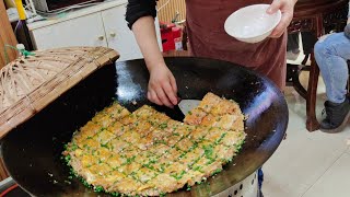 Unique Breakfast of Wuhan - Doupi(Sanxian Doupi)武汉三鲜豆皮 | Chinese Street Food