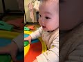 つかまり立ちをしておもちゃで遊ぶ赤ちゃん　 生後8ヶ月 赤ちゃん baby 赤ちゃんのいる生活 赤ちゃんが笑う つかまり立ち おもちゃ にごちゃん