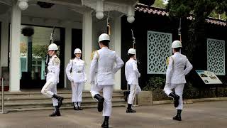 2020.04.18 海軍陸戰儀隊 大溪陵寢 【 Daxi Mausoleum 】 3點半交接儀式，駐防在悠靜大溪陵寢的海軍陸戰儀隊隱藏版的操槍手！