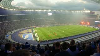 Union fans feiern das 1:2- Grischa Proemel-Tor gegen Hertha im Derby im Olympiastadion 09.04.2022