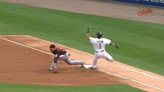 BAL@CWS: Hardy makes diving stop and throws to first