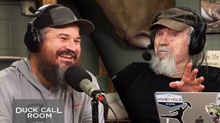 Uncle Si Chooses the Winner of the Best Robertson Beard Contest | Duck Call Room #409