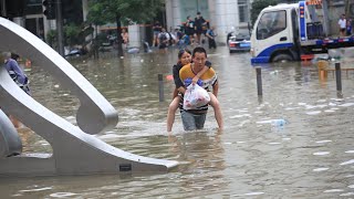 河南强降雨已造成33人遇难 直击防汛一线