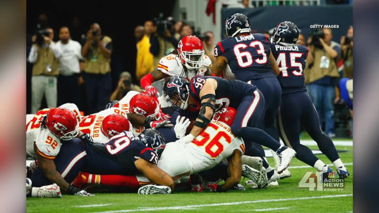 Chiefs Beat Texans 30-0 For First Playoff Win Since 1994 - YouTube