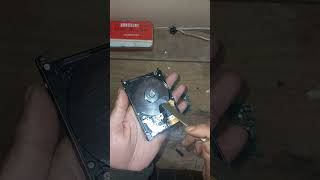 ماذا يوجد داخل القرص الصلب hard drive sata  #اكسبلور #تقنية