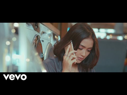 Ecoutez! Lagu Cinta