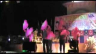 拉美士广场：杜鹃花及新娘花-土风舞 双扇舞 DATARAN LABIS Fan Dance