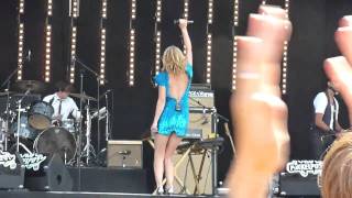 Metric - Stadium Love (live @ Pukkelpop 2009)