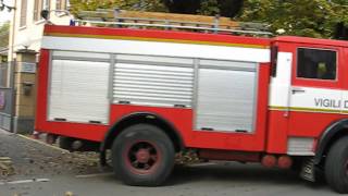 VIGILI DEL FUOCO - Autopompa OM 160 sirena fischio