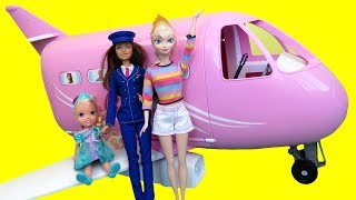 Elsa in Barbie's plane - Barbie is the pilot