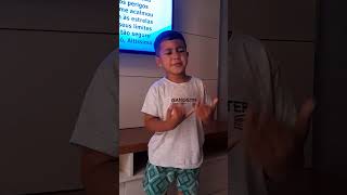 CALEB SOARES CANTANDO ESCUDO VOZ DA VERDADE