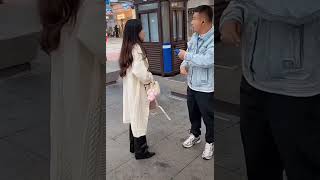 #户外搞笑 撩妹子#Looking for beautiful Chinese girls outdoors