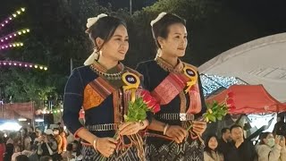 ผู้ไทเมืองหนองสูงเดินแฟชั่นผ้าไทยใส่สนุก งานกาชาดและของดีมุกดาหารปี 2568