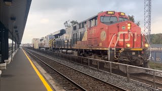 CN 3861 and 3984 pass Aldershot with CN Z148 (load 125) 8.36am 30/09/24 (GO600 departs, GO610 waits)