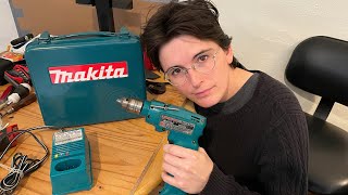 Restoring and cleaning a vintage Makita Cordless Drill. Reviving the original Ni-Cd 7.2v battery.