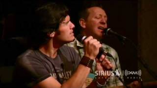 Joe Nichols Performs \