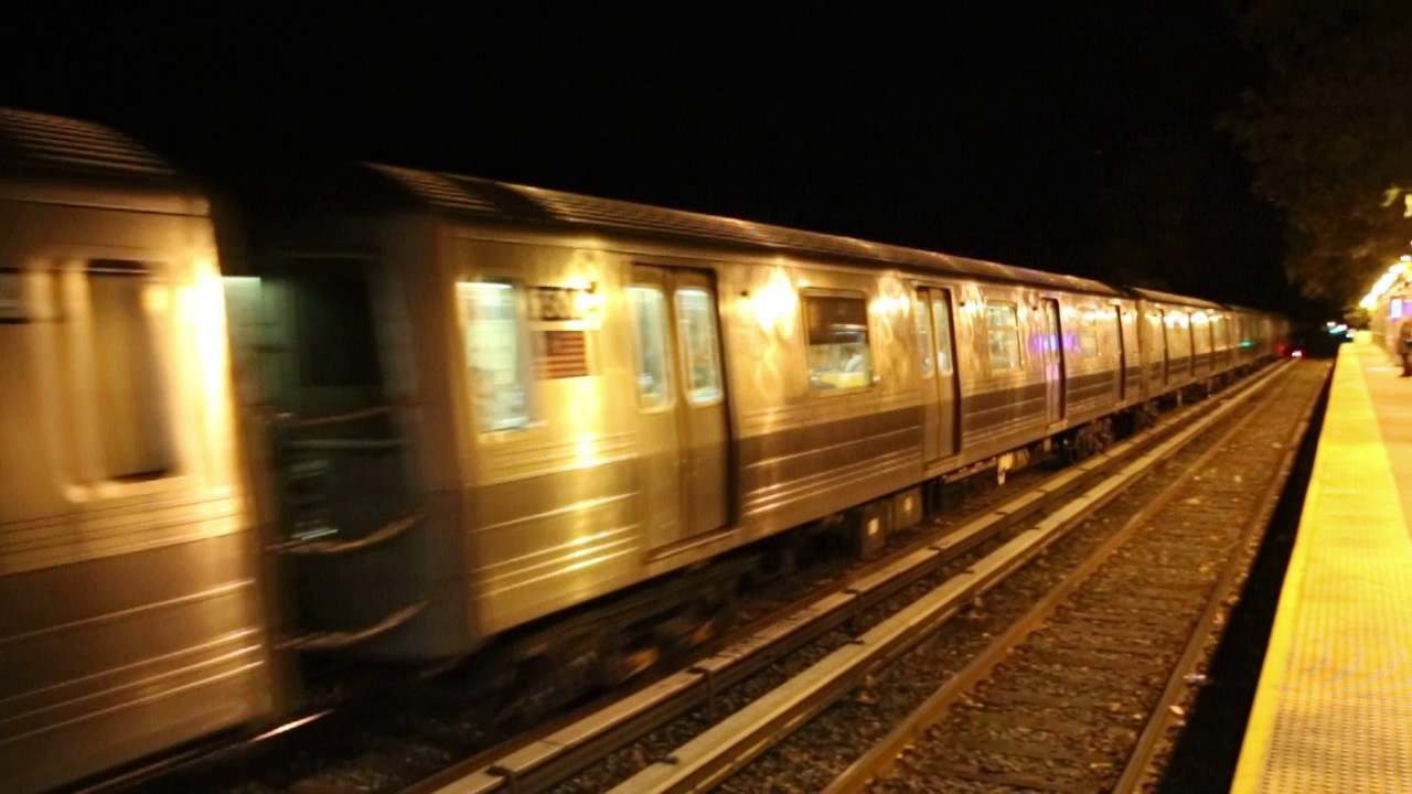 MTA NYC Subway B Train Passing Avenue M - YouTube