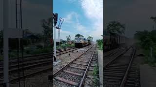 🔥15909-Awadh Assam Exp lalgarh to dibrugarh very fast train 😯🔥🔥 || #shorts #train #fyp #15909