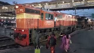 GUNTAKAL WDM3D TWINS HONK AND DEPART FROM KSR BENGALURU