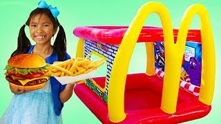 Wendy Juegos de Imitación con Restaurante Drive Thru Hinchable de McDonalds Alimentos de Juguete
