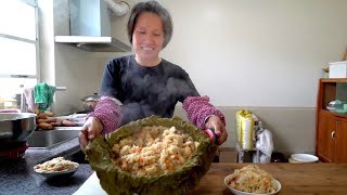 Qingxiang made a lotus leaf honey rice, erzhu ate two bowls, nituge also enjoyed eating