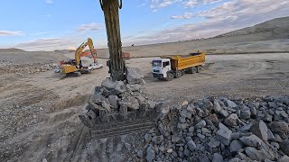 Komatsu Excavator Trucks Loading