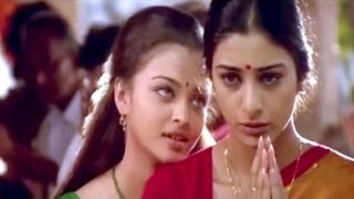 Priyuralu Pilichindi Movie || Aishwarya Rai Comedy Scene in Temple || Ajith,Tabu