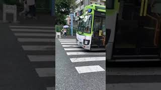 【国際興業バス】細い路地への右折！ミラーが信号機ギリギリを通過🚥