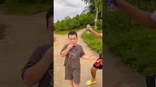 Cậu bé tốt bụng và anh trai hài hước #shorts#funny#SR352