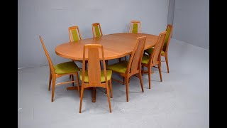 Vintage teak dining table on pedestal legs extending with 2 extra leaves | Vejle Stole \u0026 Mobelfabrik