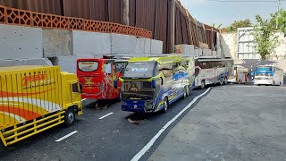 KUMPULAN MINIATUR BUS DAN TRUK REMOTE CONTROL