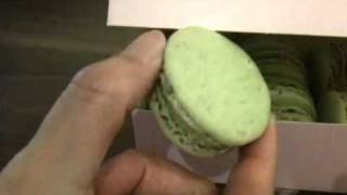 Unboxing Pistachio Macaron