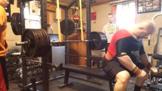 Niko Hulslander- 590 pound bench press