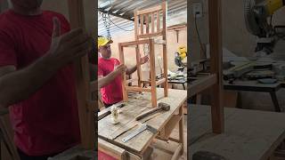 Montagem de banqueta em madeira de DEMOLIÇÃO #woodworking #madeira #diy