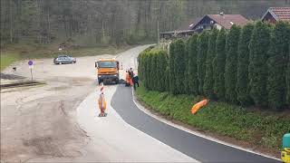 Po osmih mesecih le položili asfalt Mali Slatnik 08042019