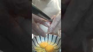 #asmr #satisfying #crackingsound #kampung #egg #shorts