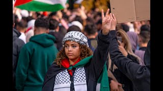 Free Palestina - Palestine demonstratie Utrecht- Politie dreigt met geweld ,bestormt en slaat gelijk