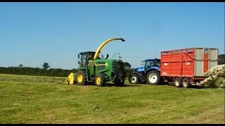 Silaging with John Deere - Nice Chunky Crop!  Also New Holland action.