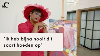 Sprekende ogen en een grote hoed: Edsilia Rombley verandert in een schilderij- \u0026C x VriendenLoterij