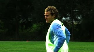 Forlán firma contrato récord