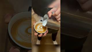 【独学バリスタのラテアート録】〜434杯目〜　Self-taught barista latte art #434#shorts#oscar#ラテアート