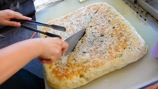 Mille-Feuille Giant Scallion Pancake / 現做蔥花大餅 - Taiwan Street Food