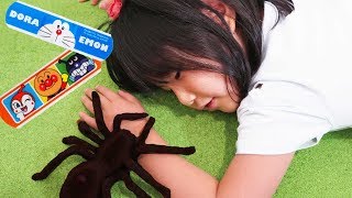 【手当ごっこ】ケガしちゃった！アンパンマンの絆創膏を貼って！安全に遊ぼう♪ The boo boo story