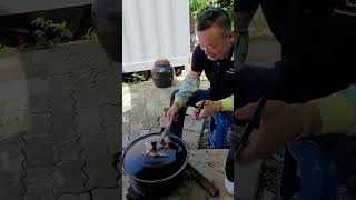 솥뚜껑구이 장작 숯불한우 소고기 삼겹살먹방 맛이 끝네줘요 pot cover food room firewood charcoal fire Korean beef roasting