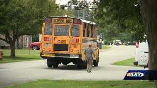 JCPS parents frustrated after waiting hours for students to return home on first day