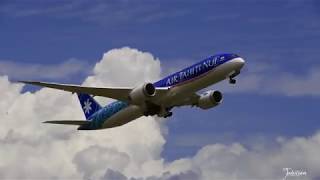 The Tahitian Dreamliner show off at Daytime