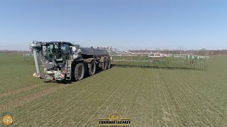 Was ein schwarzes Ungetüm auf dem 100 Hektar Schlag! Agrarlohn Müritz im Lohnauftrag Gülleausbringen